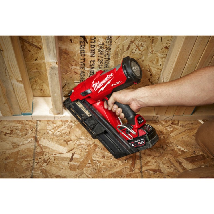 Akumulatora Naglu pistole 34° Milwaukee M18 FFN-502C
