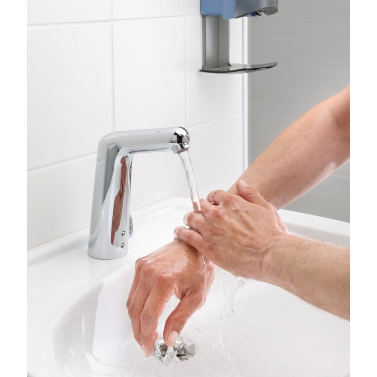 Bezkontakta izlietnes jaucējkrāns ORAS MEDIPRO, 6V, 5553F